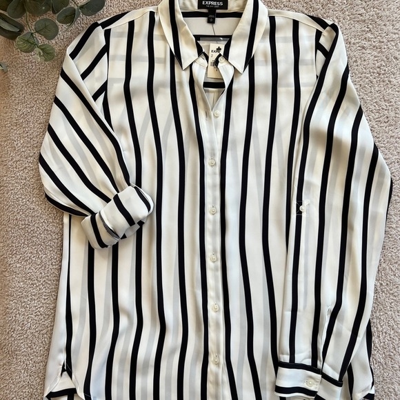 Express, button down shirt, size small - Picture 12 of 12